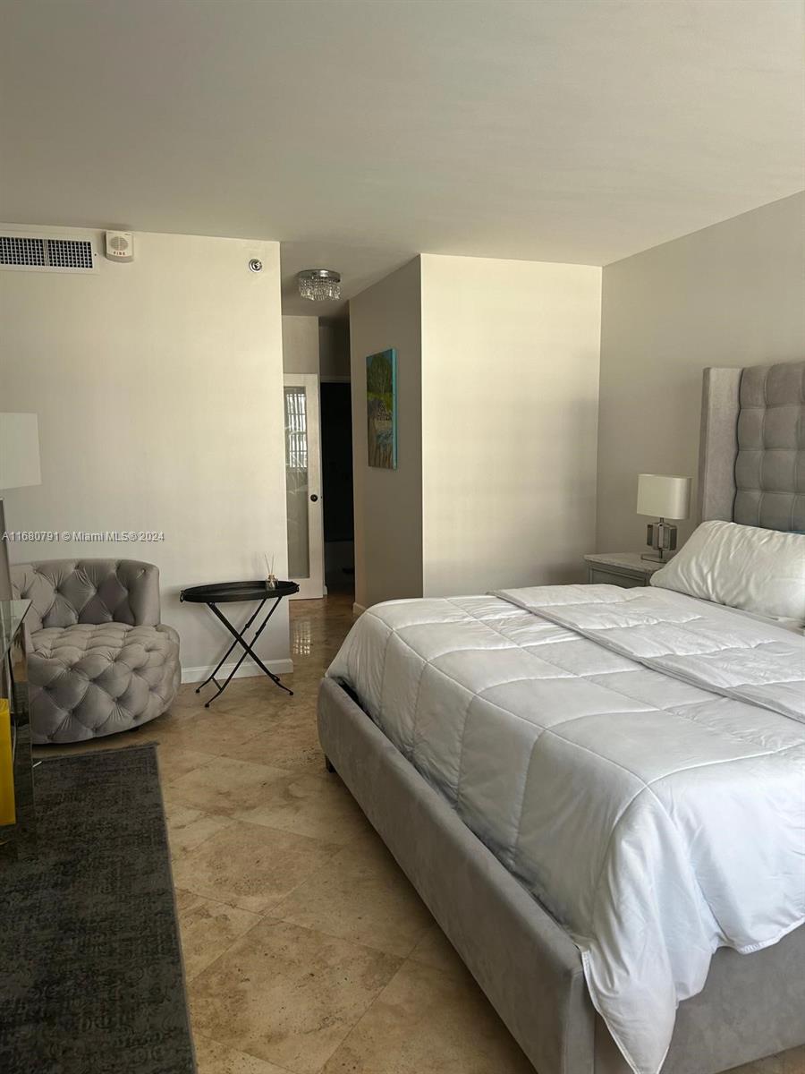 THE DECOPLAGE CONDO - Residential Lease