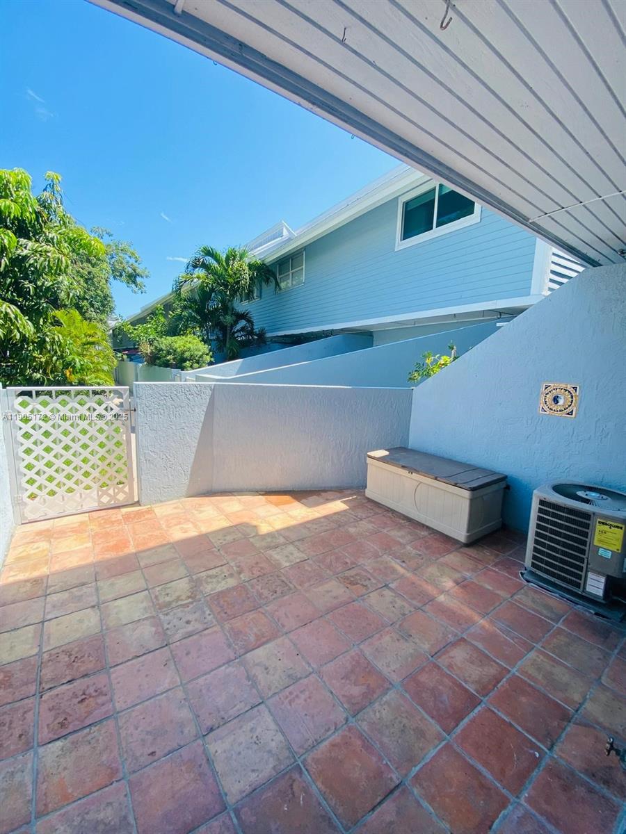 LE PHARE KEY BISCAYNE CON - Residential Lease