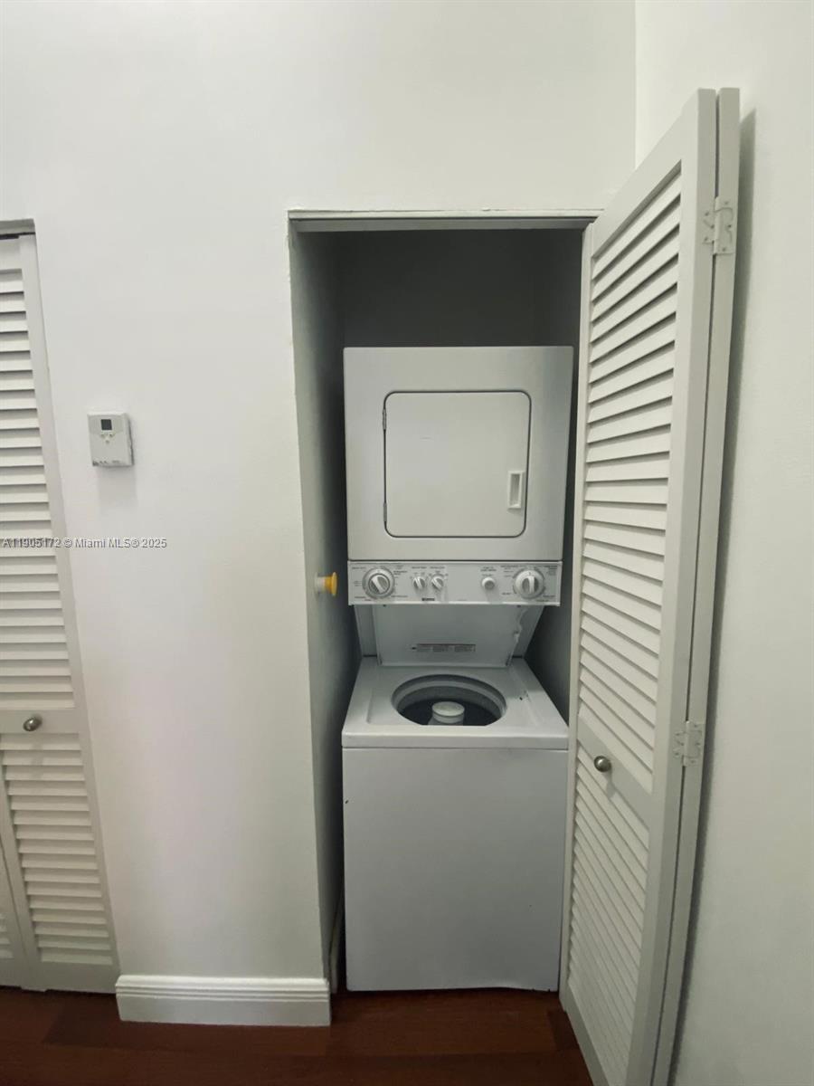 LE PHARE KEY BISCAYNE CON - Residential Lease