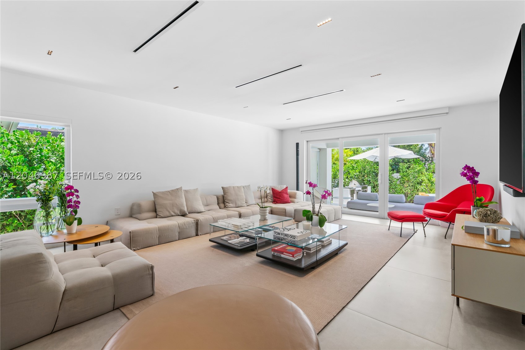 9033 Emerson Ave - Image 1