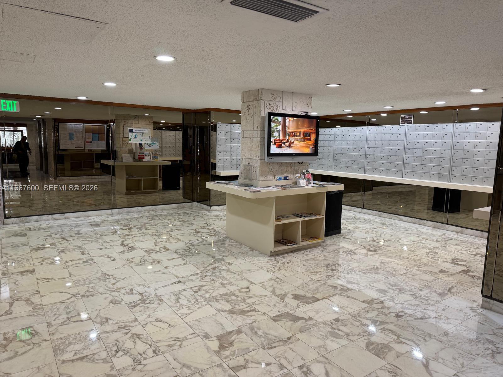 WINSTON TOWERS 500 CONDO - Residential