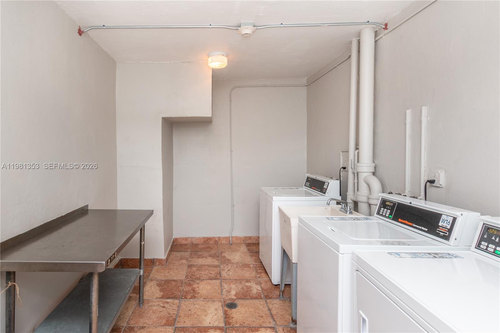 JADE WINDS GROUP-DAISY GA - Residential