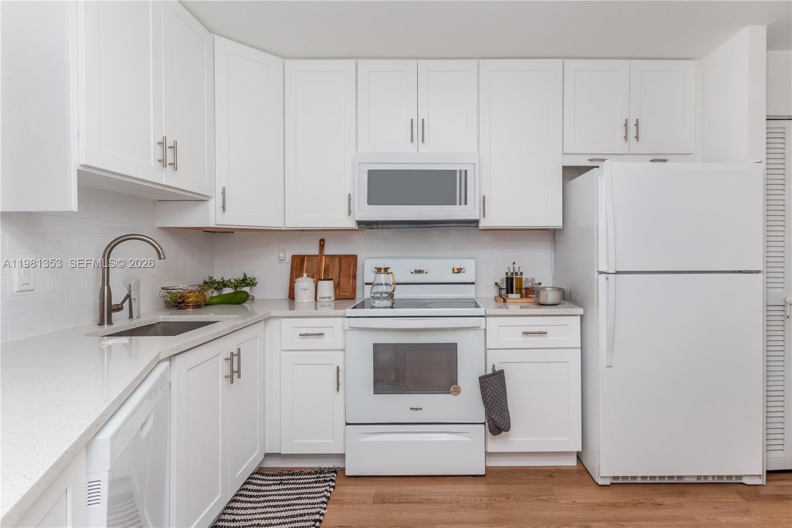 JADE WINDS GROUP-DAISY GA - Residential