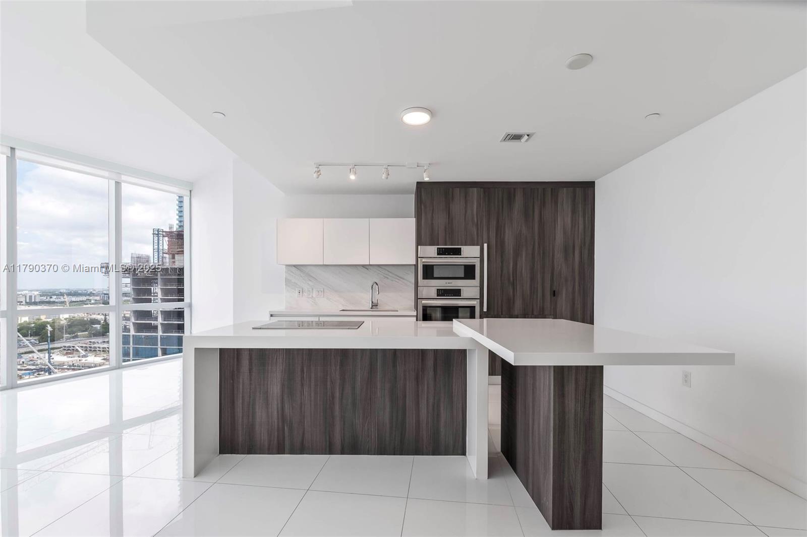View photos, virtual tours, details... 851 NE 1st Ave 1904