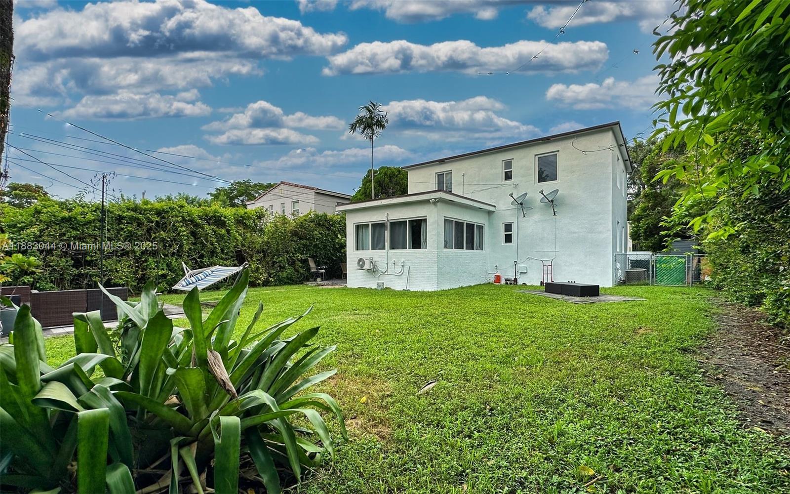 GABLES MANOR SUB - Residential Lease