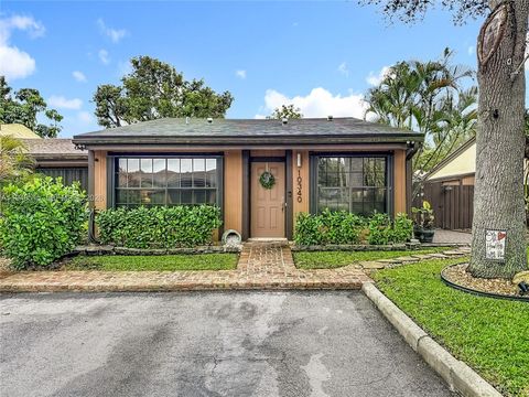 Photo of 10340 Laurel Ct, Pembroke Pines, FL 33026 (MLS # A11948515)