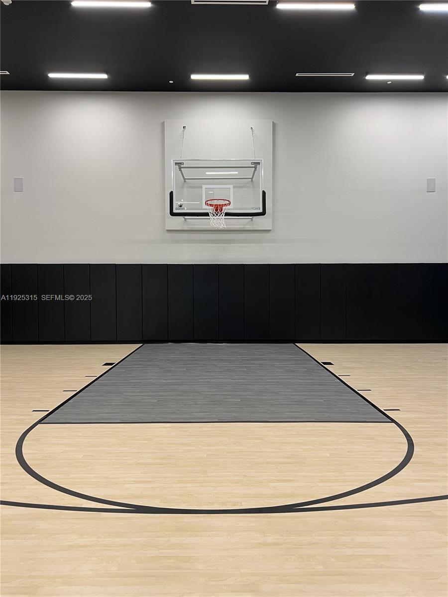 225 N Miami Ave 1502