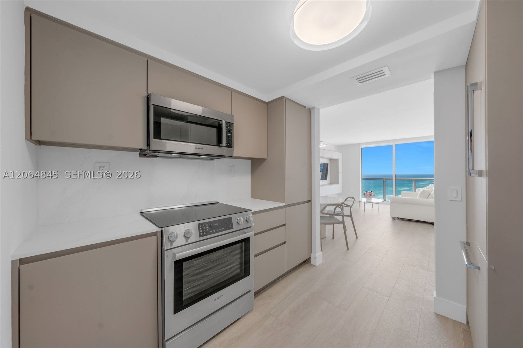 6365 Collins Ave 2804