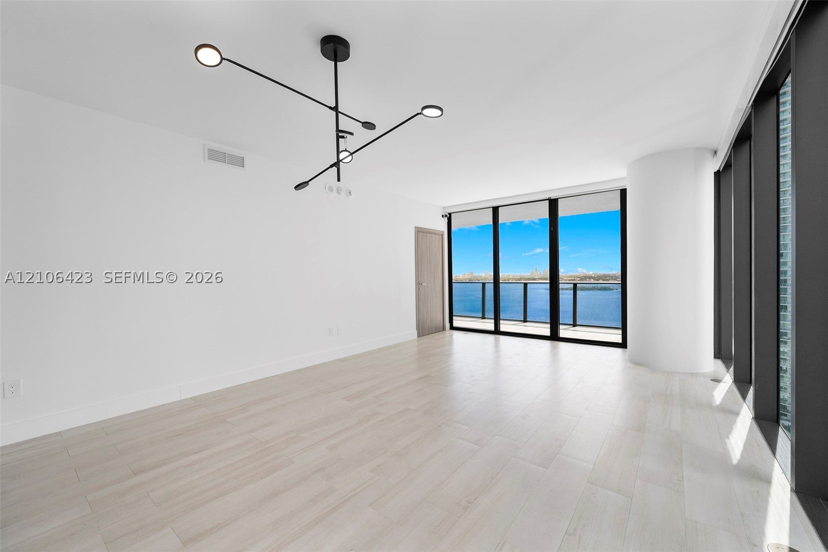 650 NE 32nd St 2201