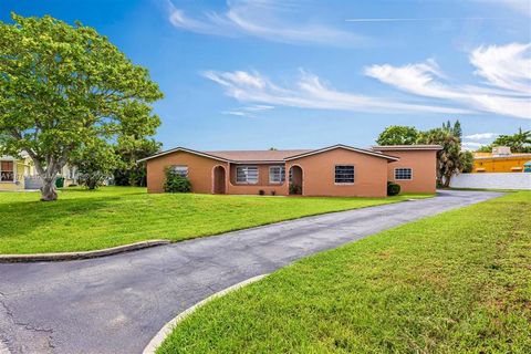 5710 NW 87th Ter Tamarac FL 33321