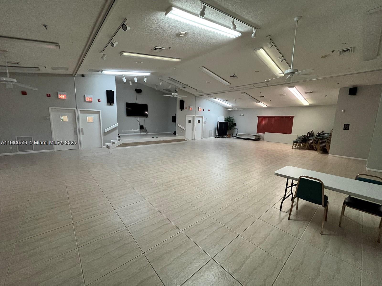 CYPRESS BEND CONDOMINIUM - Residential Lease