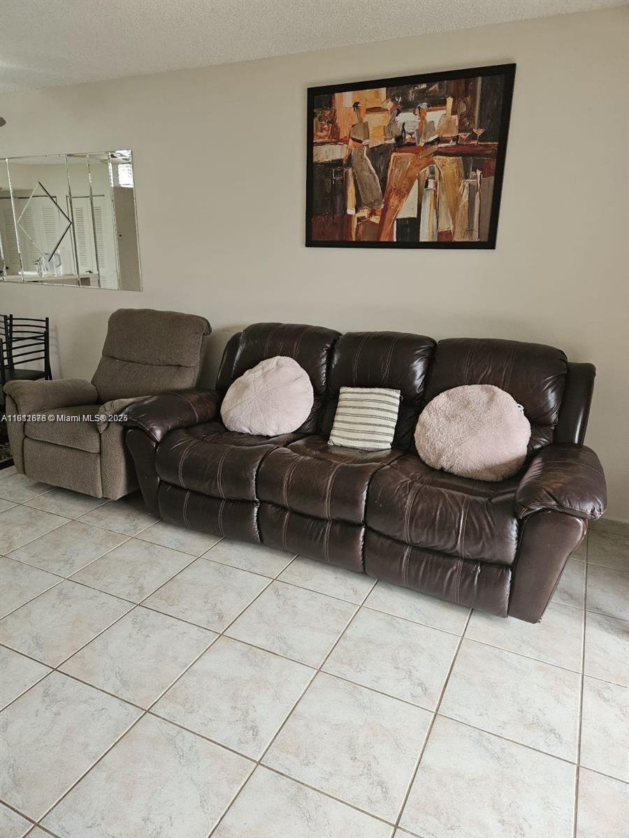 CYPRESS BEND CONDOMINIUM - Residential Lease