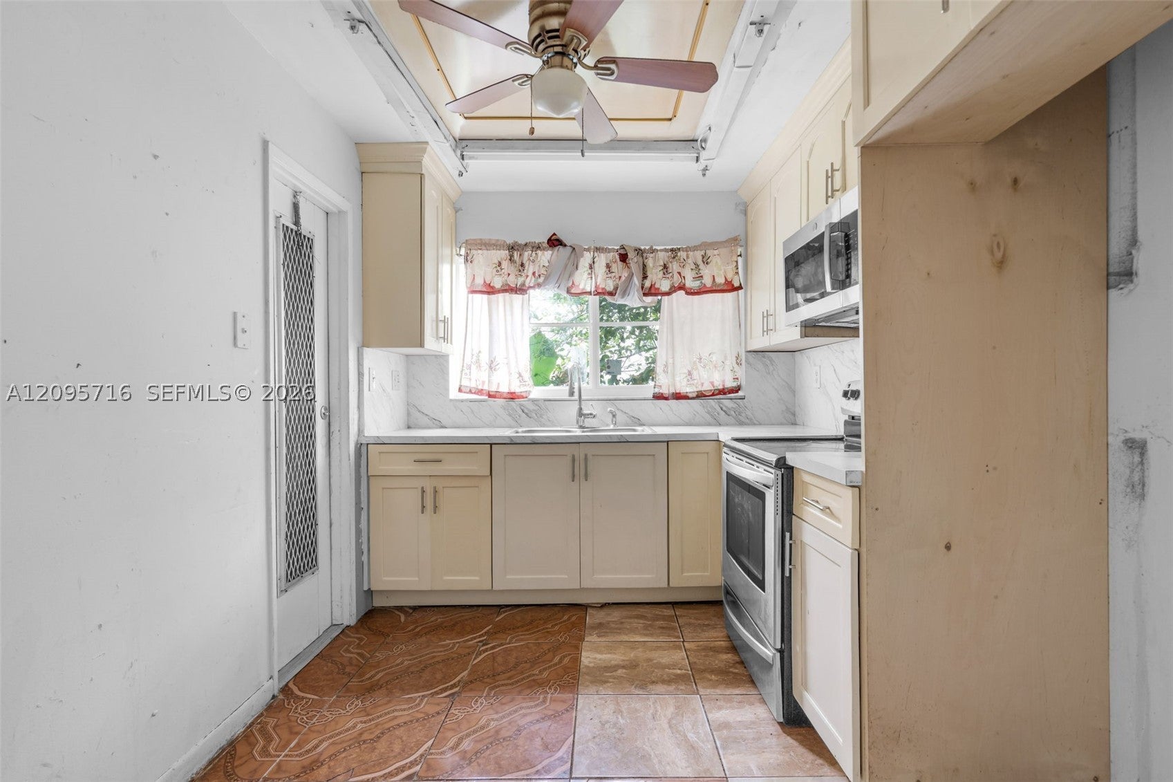 4047 NW 16th St 107
