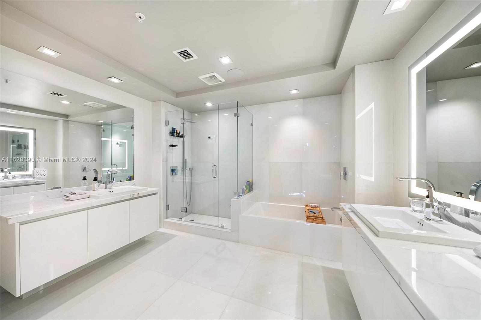 PARQUE TOWERS CONDO - Residential