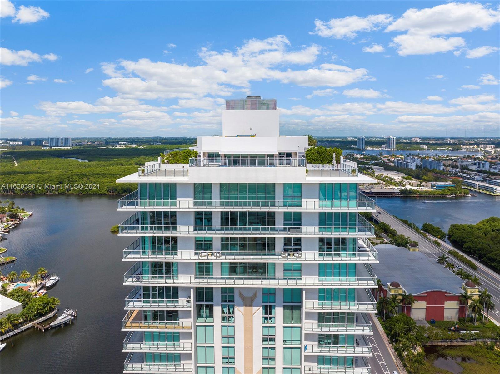 PARQUE TOWERS CONDO - Residential