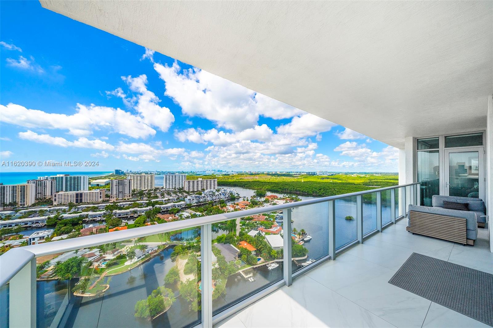 PARQUE TOWERS CONDO - Residential