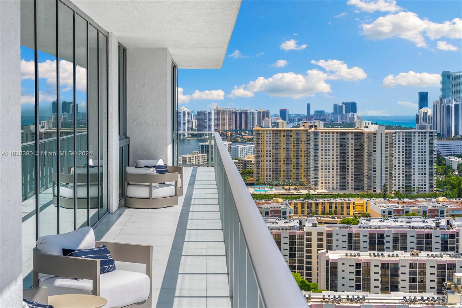 PARQUE TOWERS CONDO - Residential
