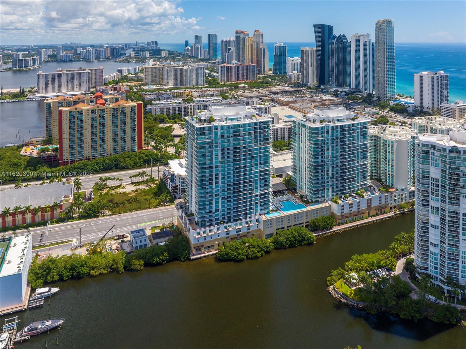 PARQUE TOWERS CONDO - Residential