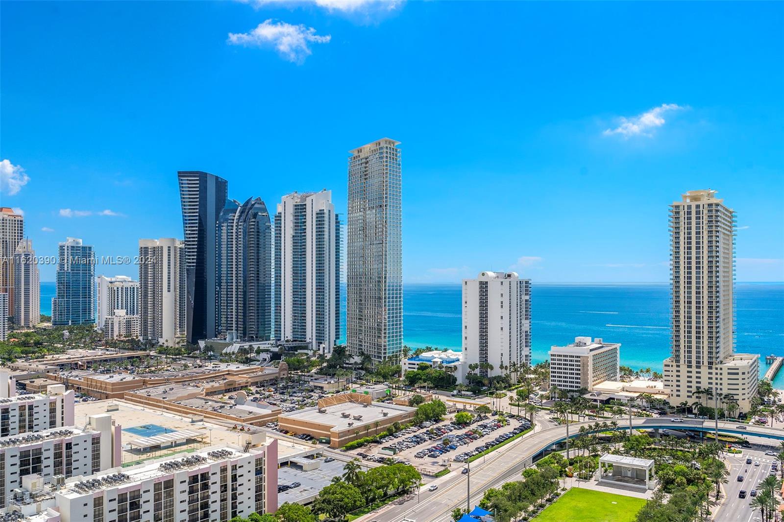 PARQUE TOWERS CONDO - Residential
