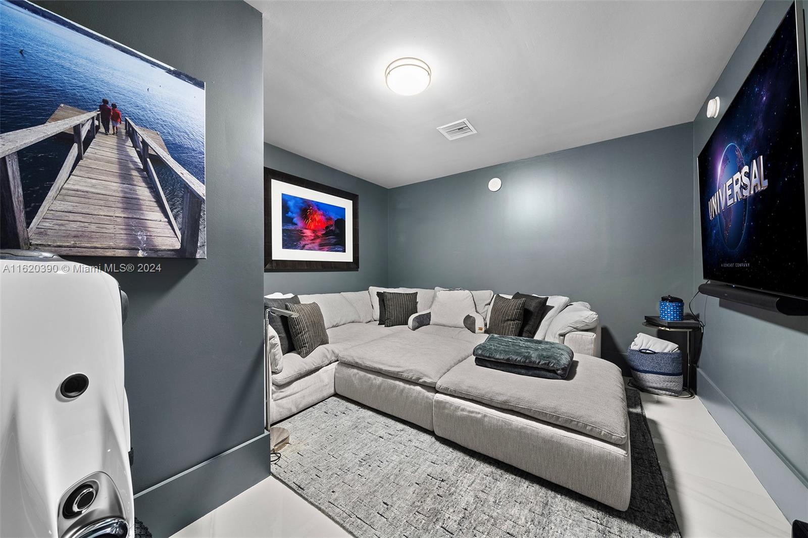 PARQUE TOWERS CONDO - Residential