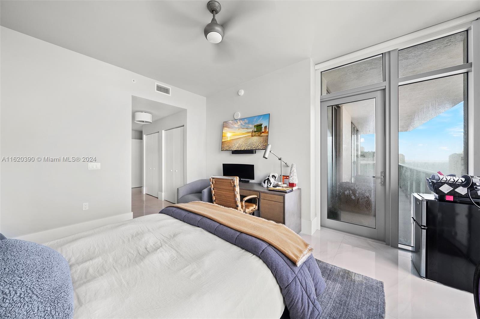PARQUE TOWERS CONDO - Residential