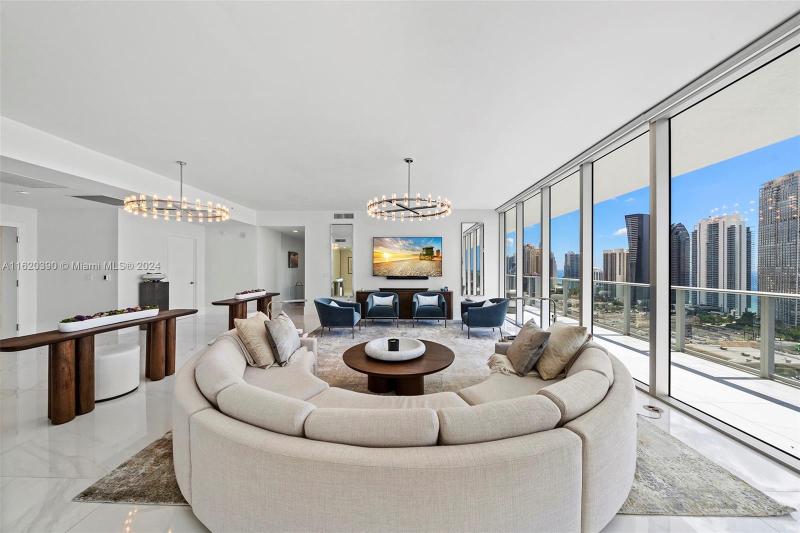 PARQUE TOWERS CONDO - Residential