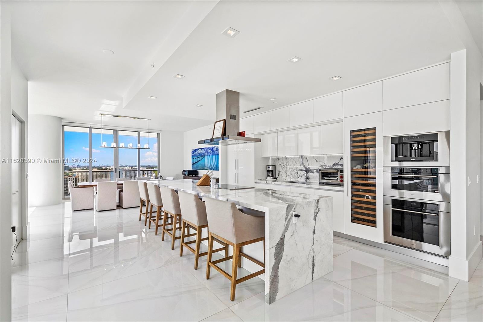 PARQUE TOWERS CONDO - Residential