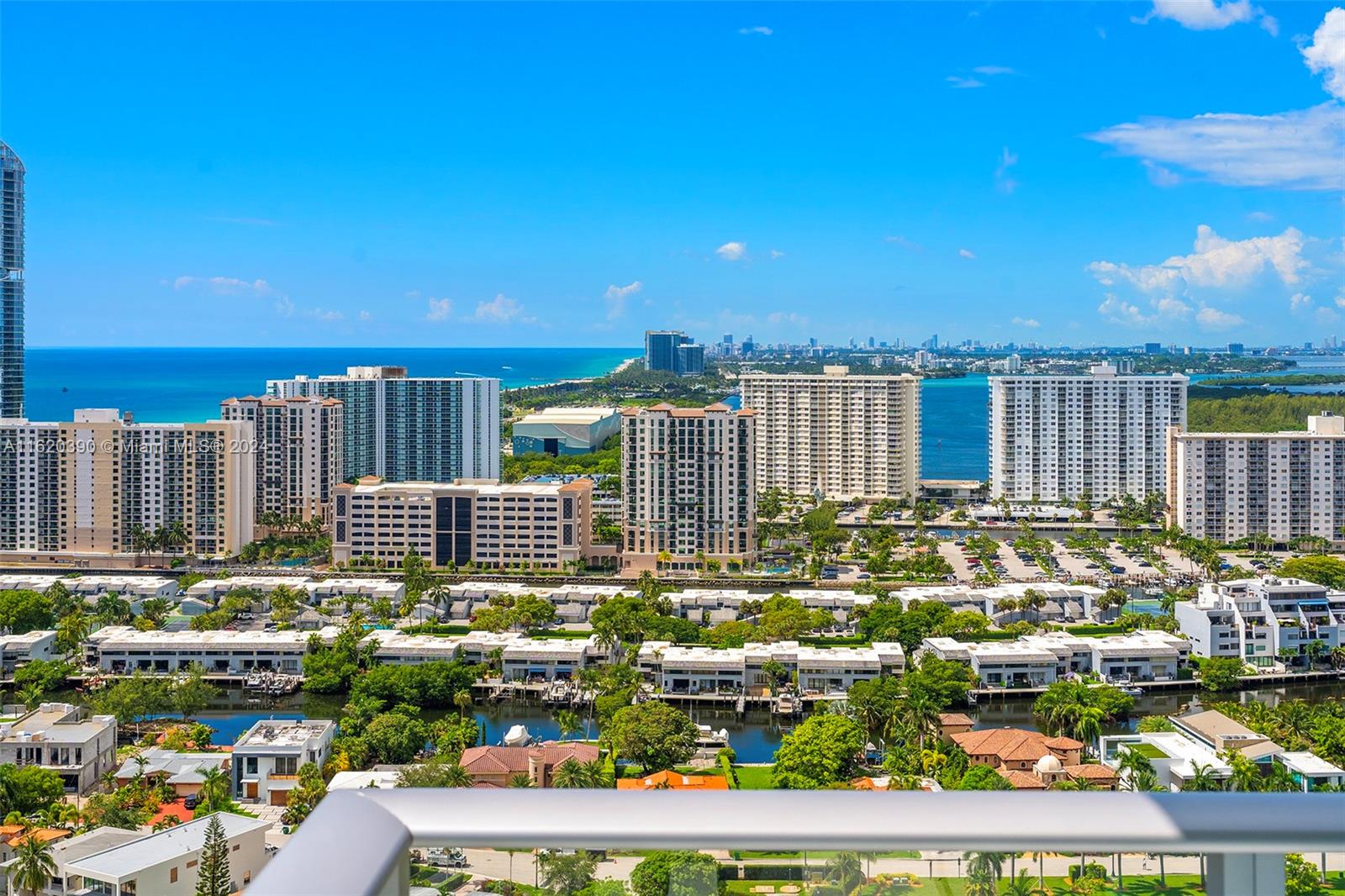 PARQUE TOWERS CONDO - Residential