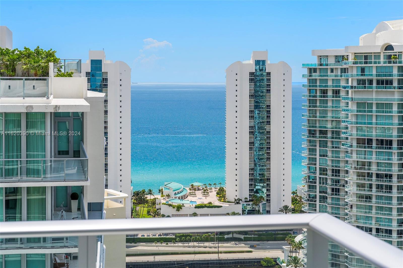 PARQUE TOWERS CONDO - Residential