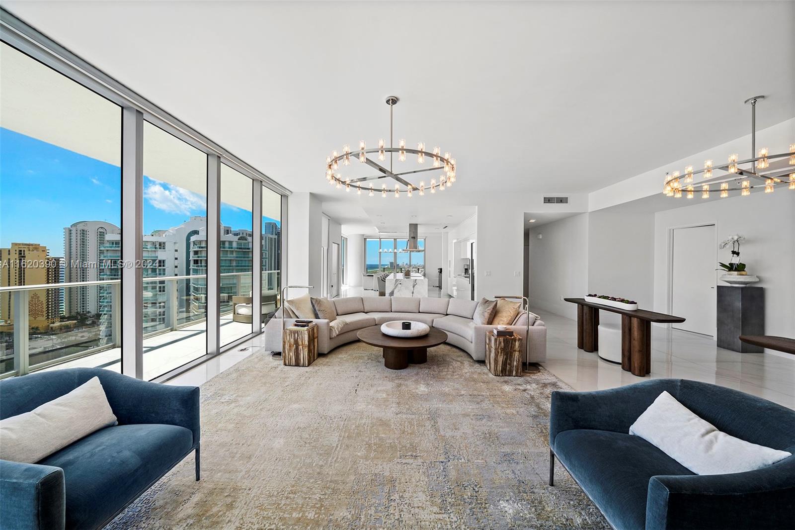 PARQUE TOWERS CONDO - Residential