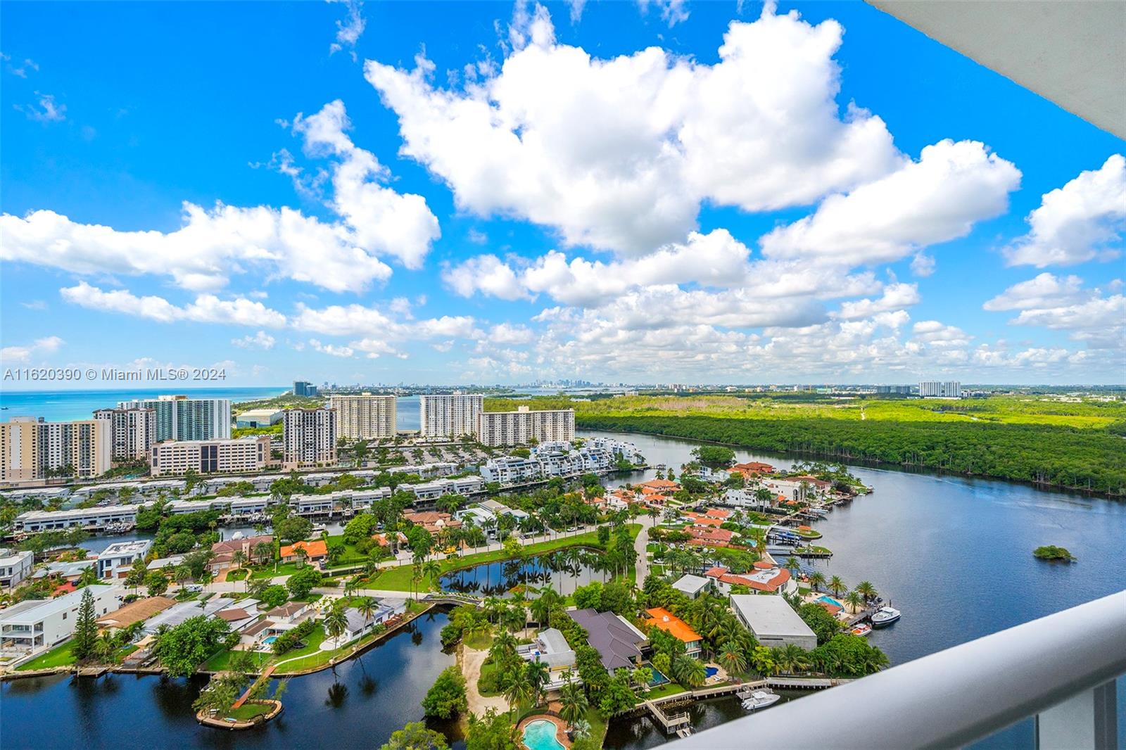 PARQUE TOWERS CONDO - Residential