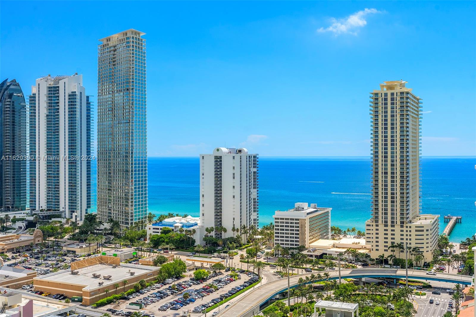 PARQUE TOWERS CONDO - Residential