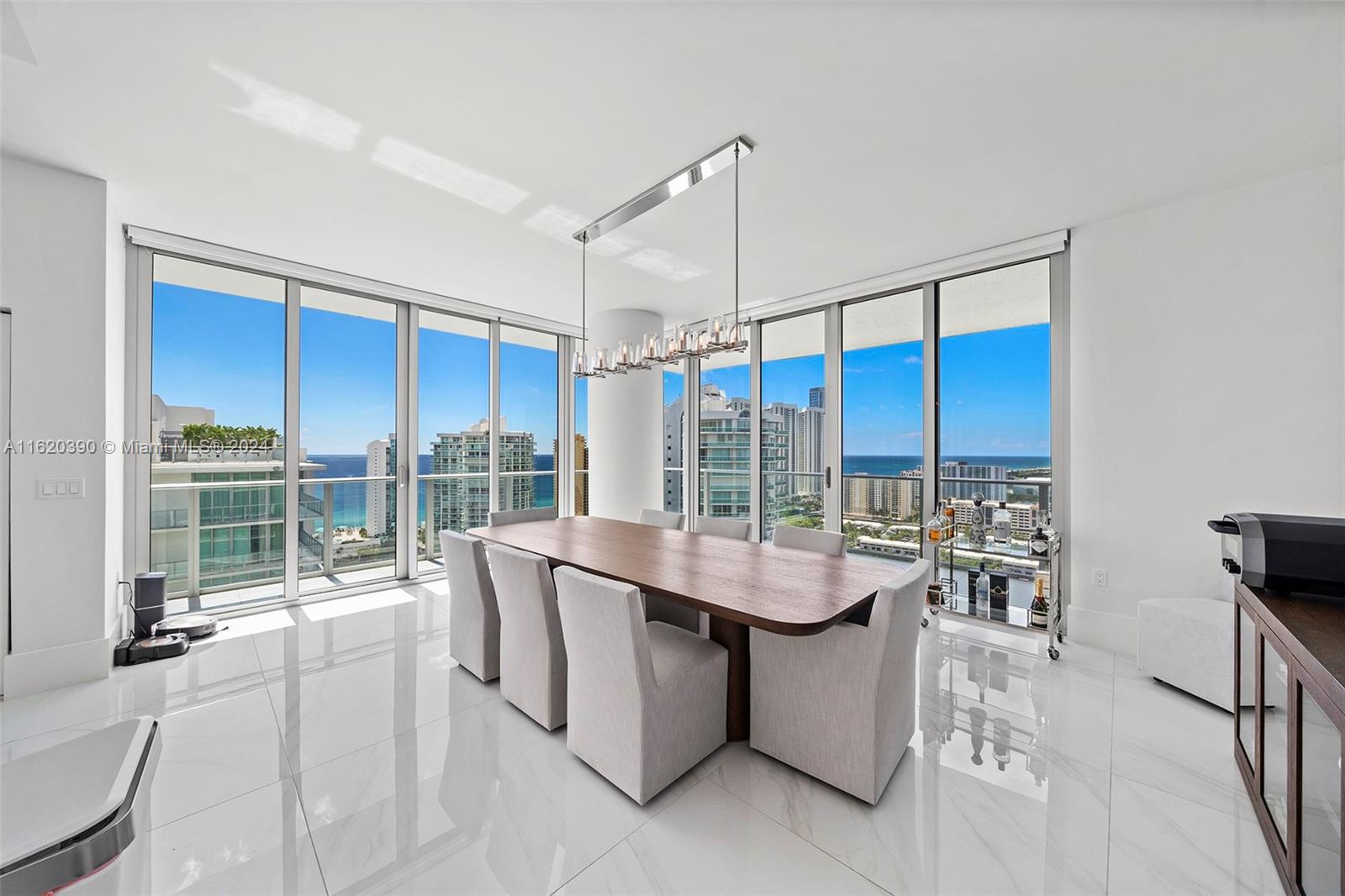 PARQUE TOWERS CONDO - Residential