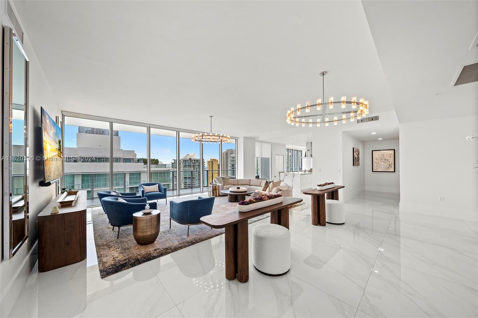 PARQUE TOWERS CONDO - Residential