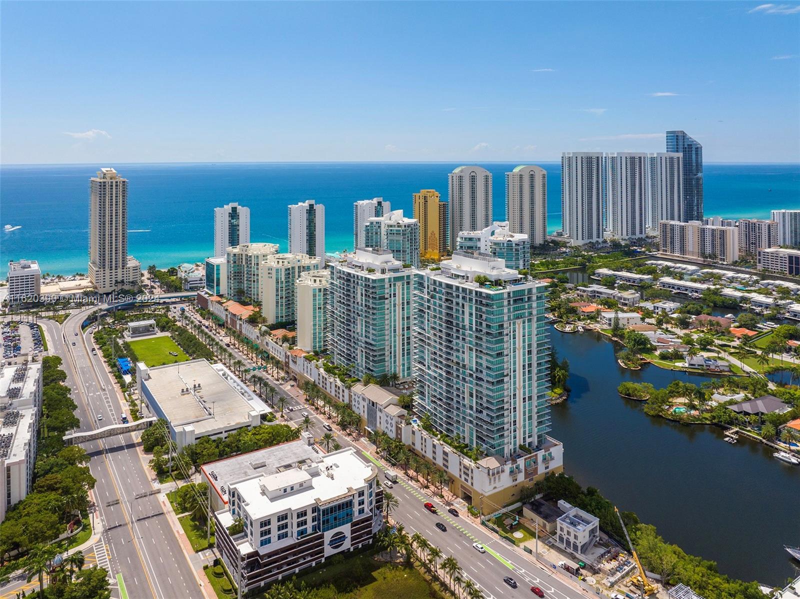 PARQUE TOWERS CONDO - Residential