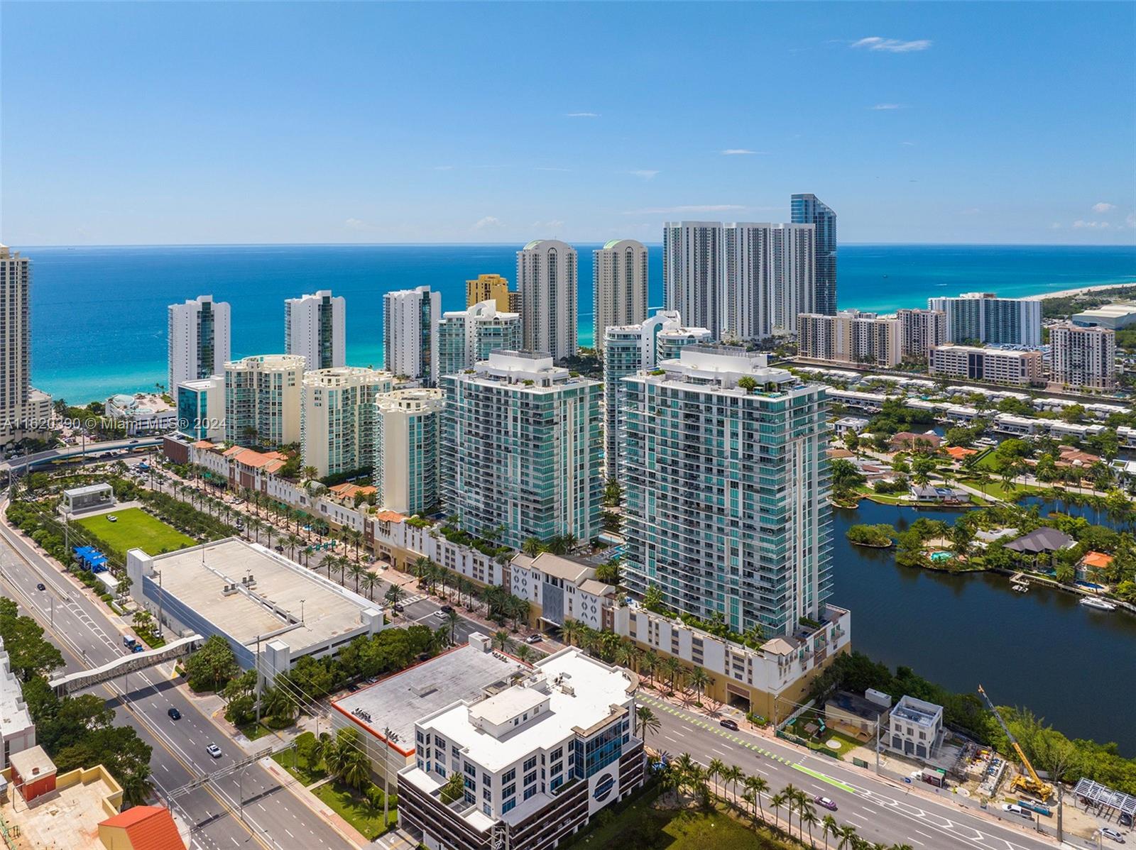 PARQUE TOWERS CONDO - Residential