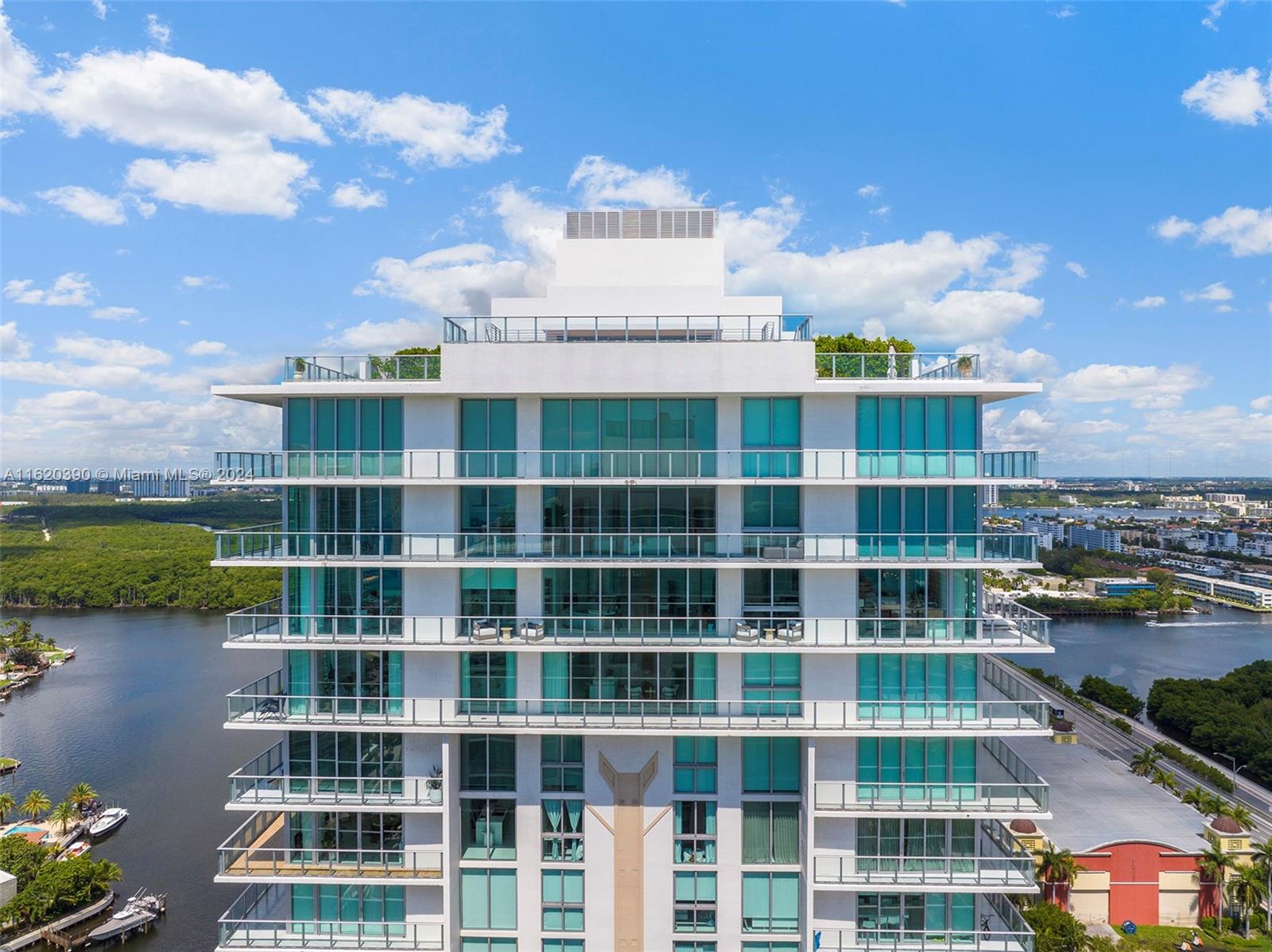 PARQUE TOWERS CONDO - Residential