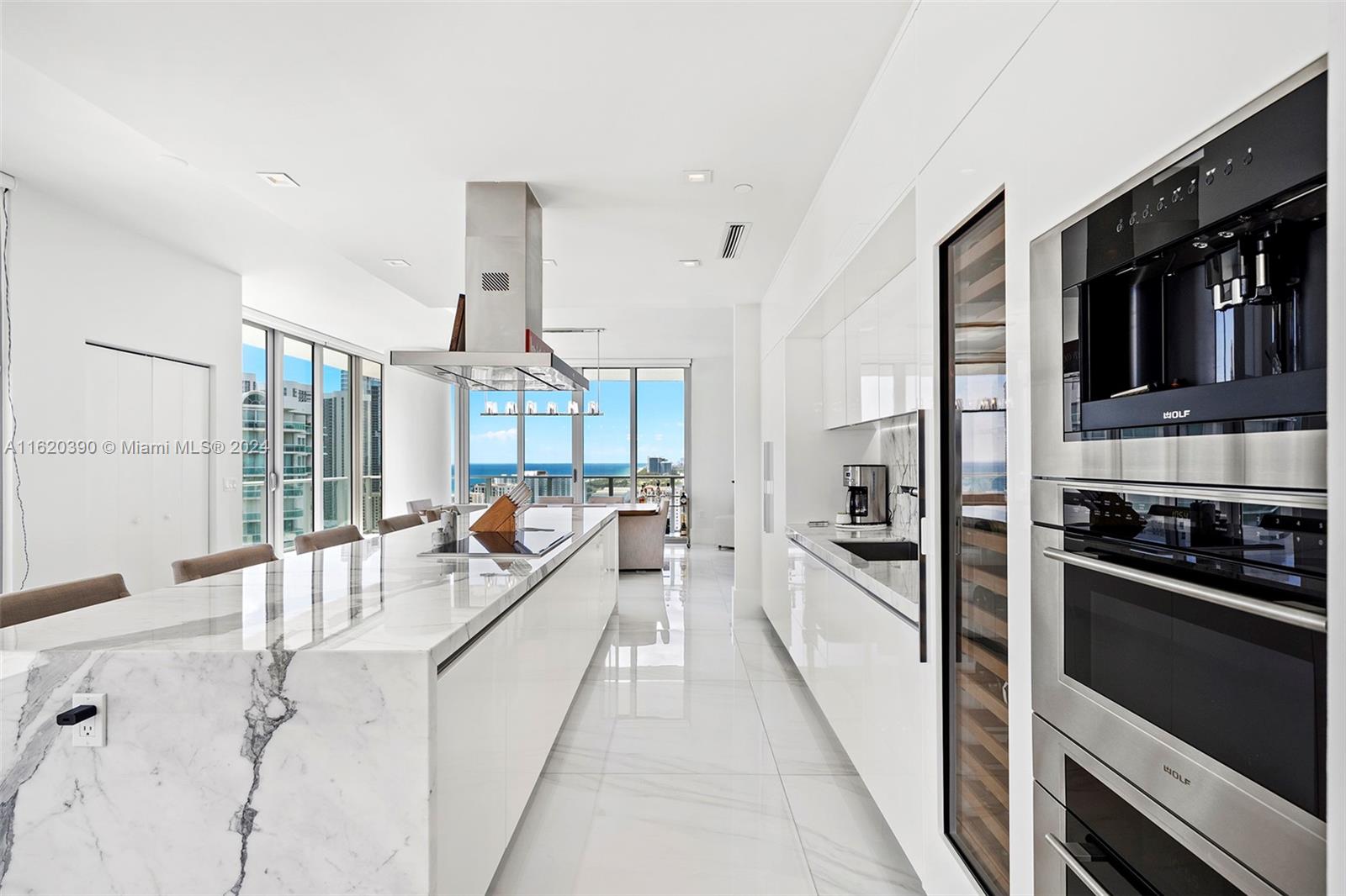 PARQUE TOWERS CONDO - Residential