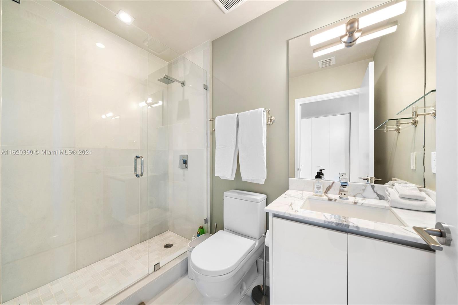 PARQUE TOWERS CONDO - Residential