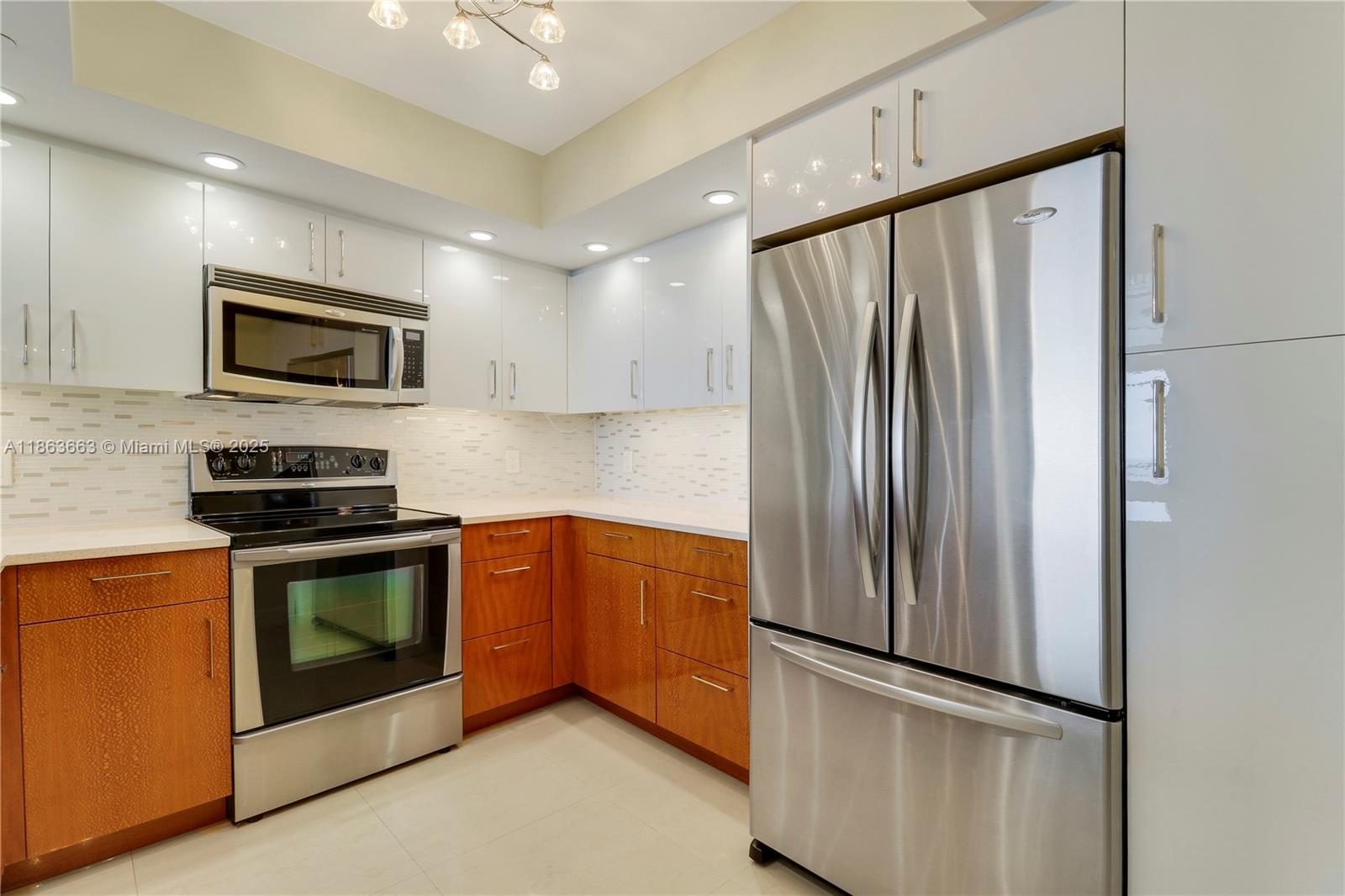 TIARA CONDO - Residential