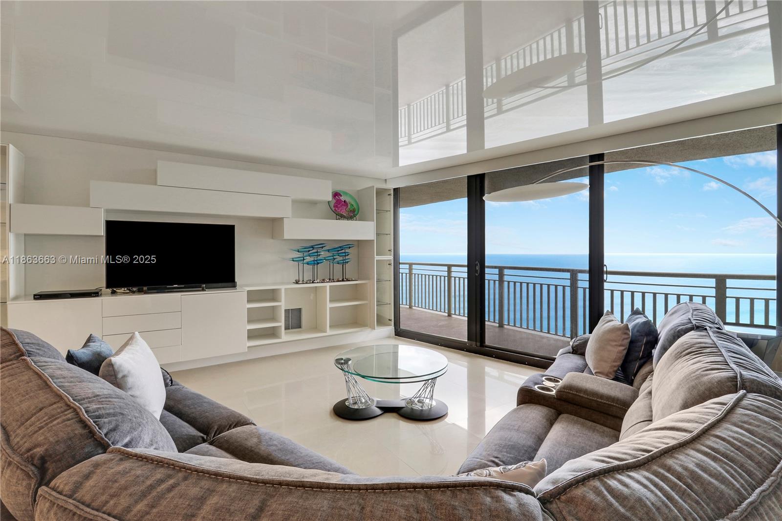 TIARA CONDO - Residential