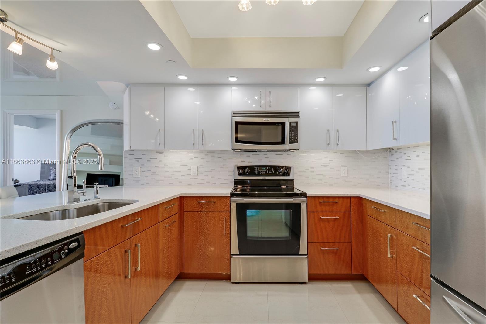 TIARA CONDO - Residential