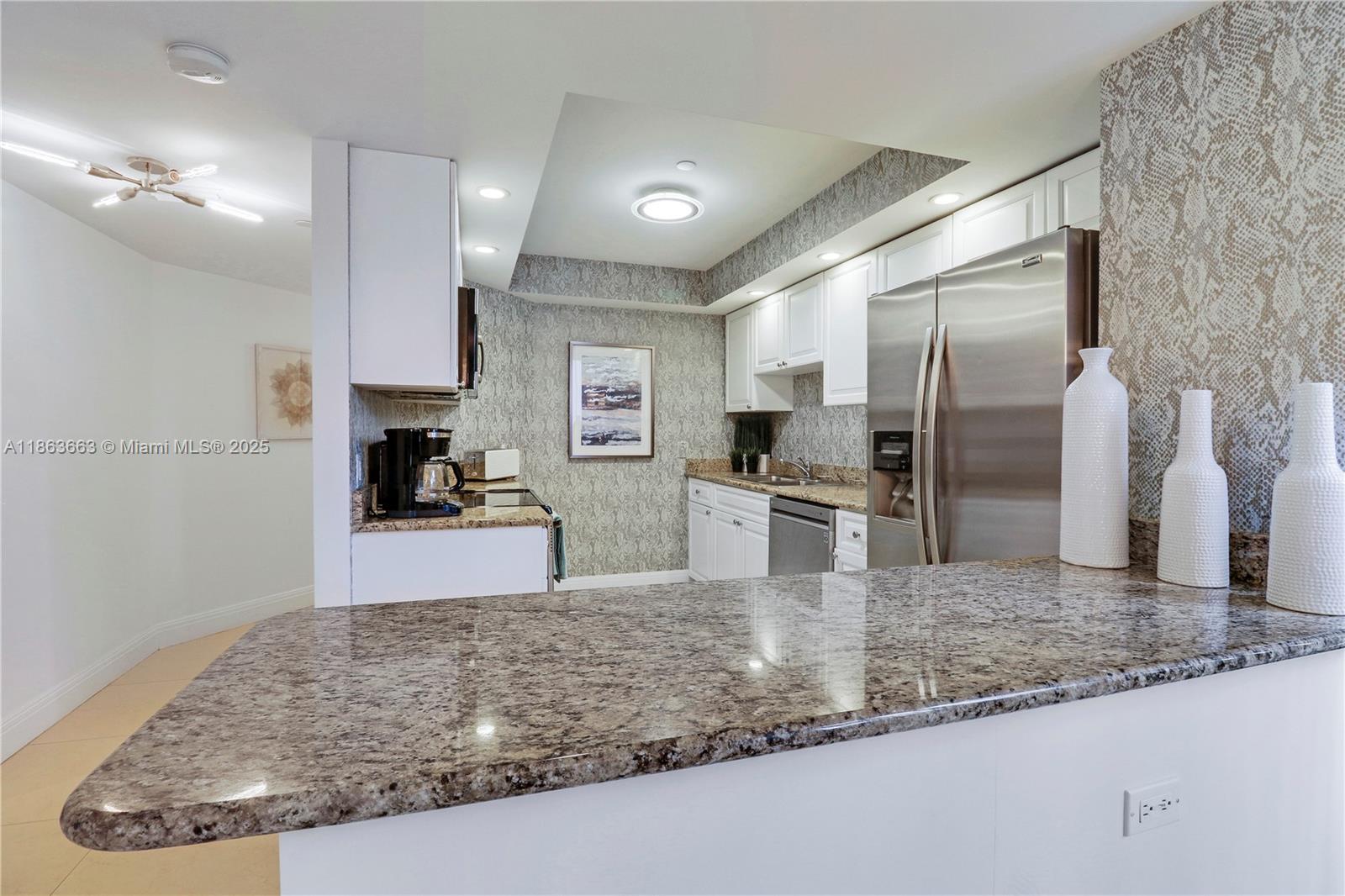 TIARA CONDO - Residential