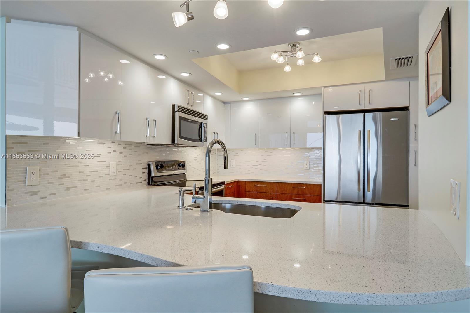 TIARA CONDO - Residential