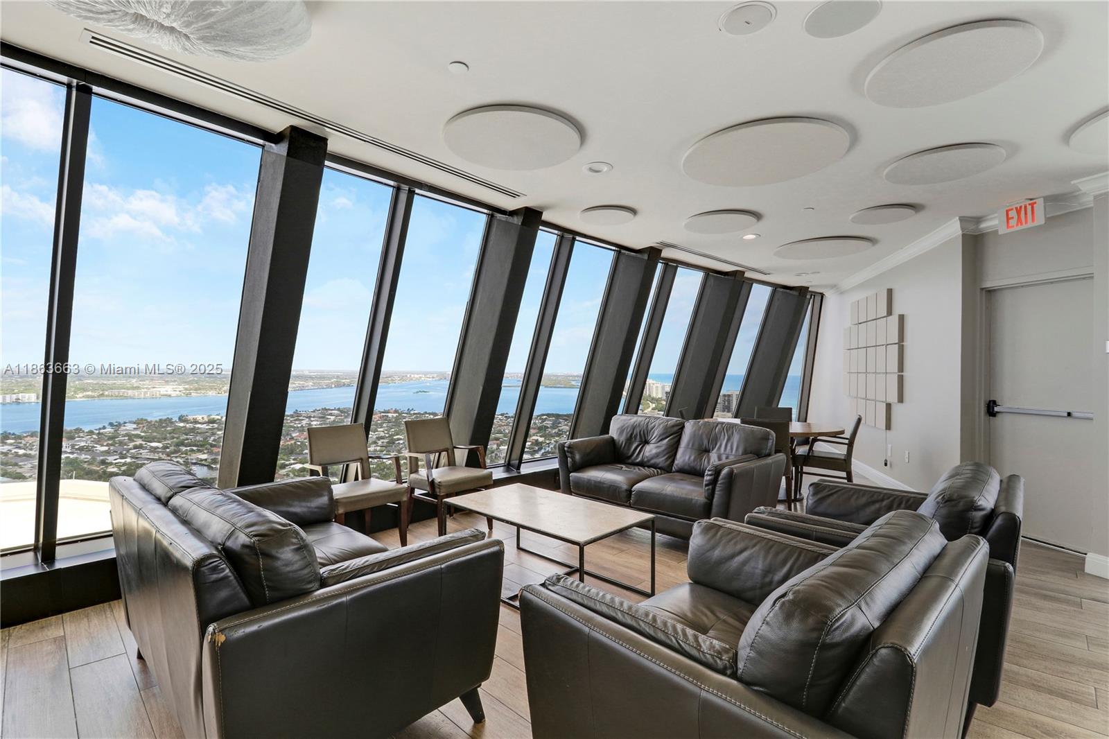 TIARA CONDO - Residential