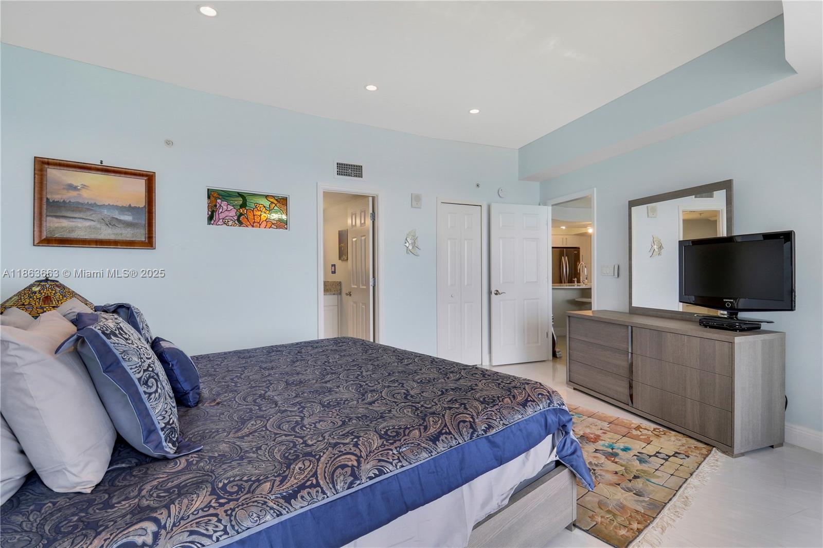 TIARA CONDO - Residential