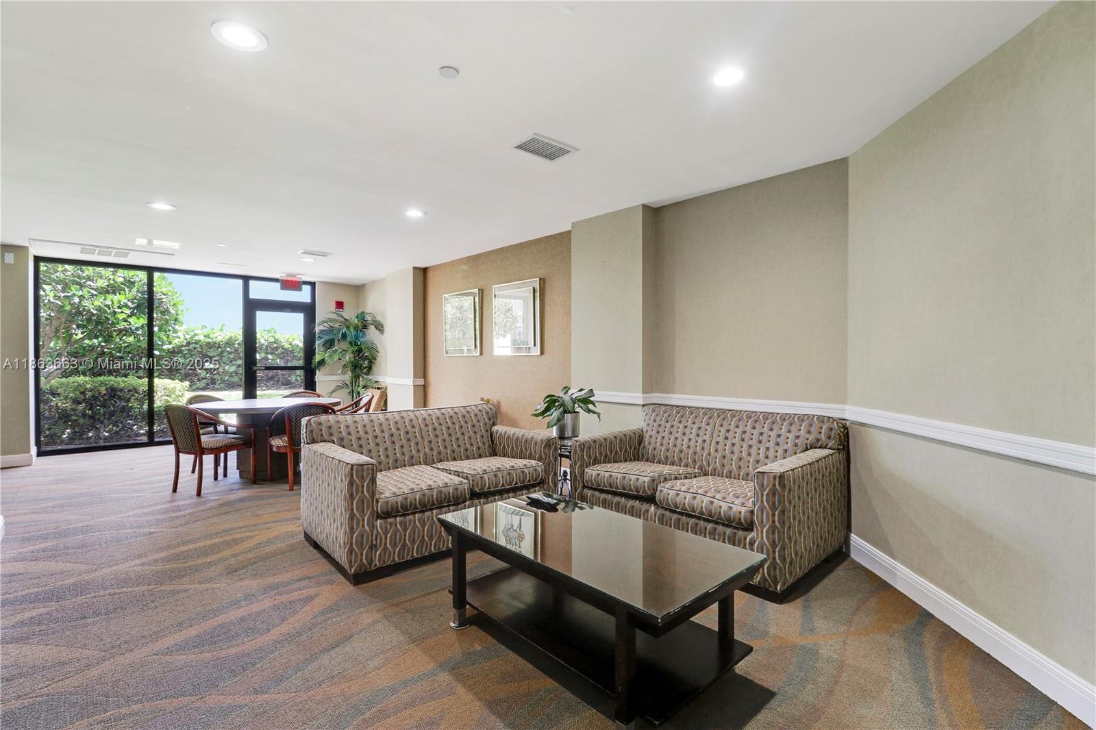 TIARA CONDO - Residential