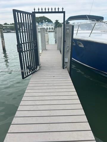 THE CARRIAGE HOUSE CONDO - Land