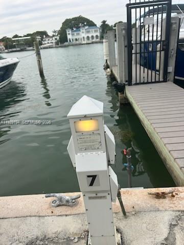 THE CARRIAGE HOUSE CONDO - Land