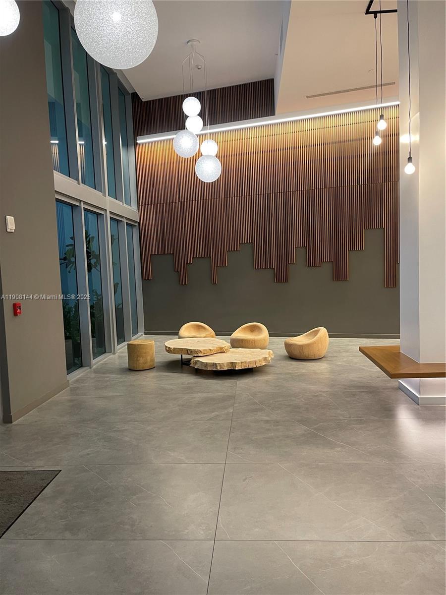 WIND CONDO - Residential Lease